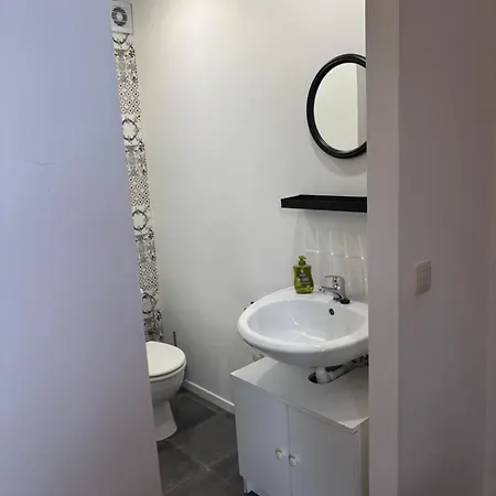 Situee Au Coeur De Avec Sdb Privee Homestay Mons